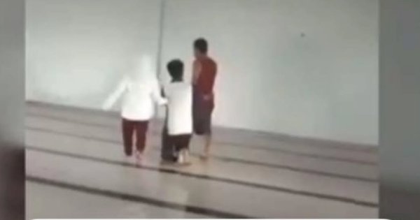 Guru dan Siswi SMP di Gowa Digerebek Warga saat ‘Asik’ Berduaan di Masjid