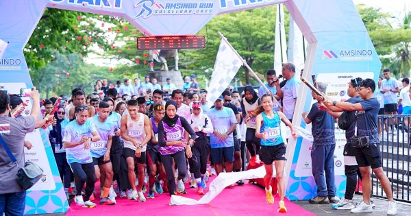Ribuan Peserta Sukseskan Perayaan AMSINDO Run Sulselbar 2025 di Pantai Losari