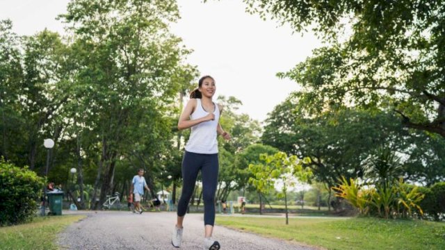 Segarnya udara pagi, kunci hidup sehat dan produktif ||Image by tirachardz on Freepik 