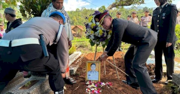 Kapolri Anugerahi Pangkat Anumerta kepada Aipda Anditia Munartono
