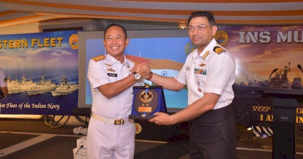 Kunjungan Kehormatan INS Mumbai Perkuat Kerja Sama Maritim India-Indonesia