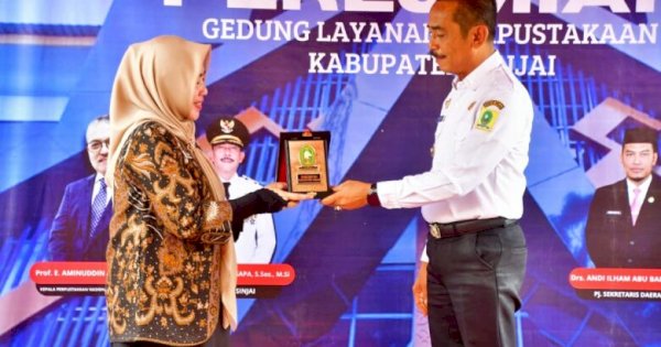 Pj Bupati Sinjai Resmikan Gedung Layanan Perpustakaan Baru