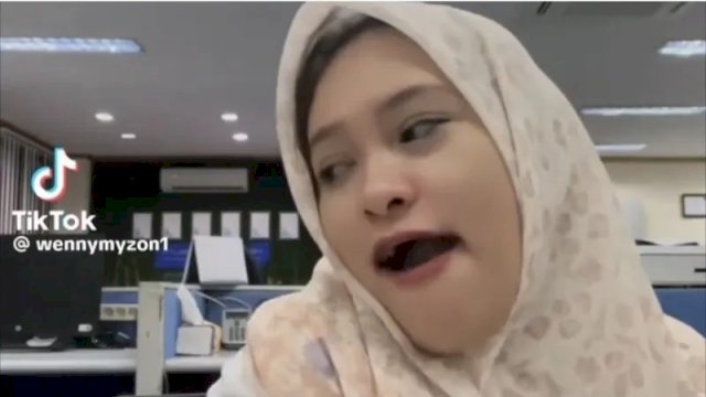 Dwi Citra Weni, karyawan PT Timah yang viral gegara hina honorer pakai BPJS Kesehatan resmi dipecat ||tangkap layar TikTok@wennymyzon1
