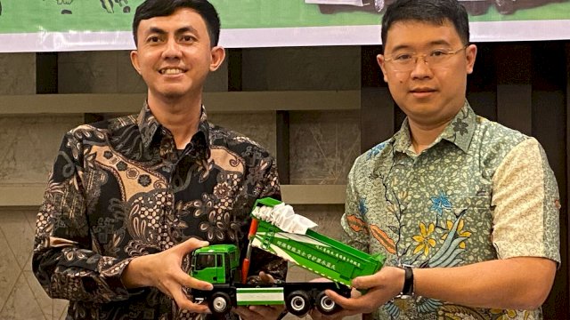 Indra Ibrahim Direktur PT Baya Athaya (Kiri) dan Nico Jonathan Direktur PT Mas Automobil Sejahtera (Kanan)