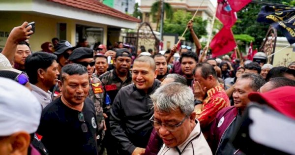 Moment Diperkenalkan di Balai Kota Makassar, Appi Singgung Camat yang tak Senyum
