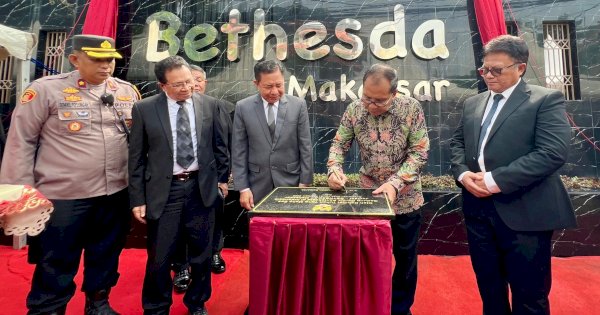 Diperesmian Gereja, Danny: Rumah Ibadah Tempat Bermanfaat Bagi Umat 