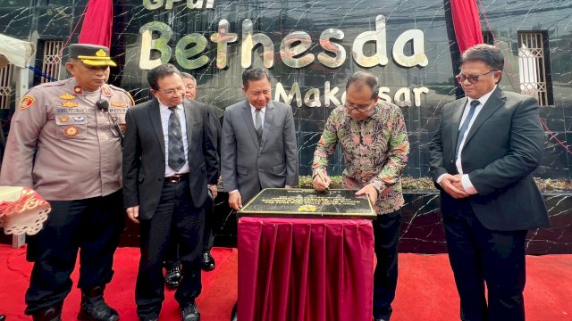 Diperesmian Gereja, Danny: Rumah Ibadah Tempat Bermanfaat Bagi Umat&nbsp;