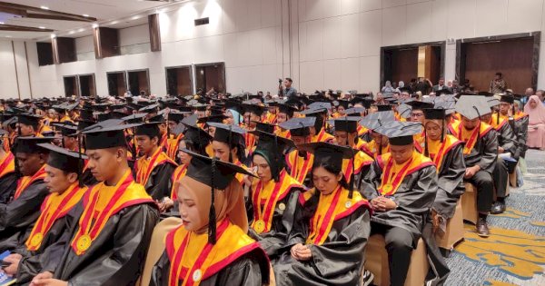FISIP UPRI Sumbang Wisudawan Terbanyak pada Dies Natalis ke 15