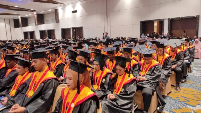 FISIP UPRI Sumbang Wisudawan Terbanyak pada Dies Natalis ke 15