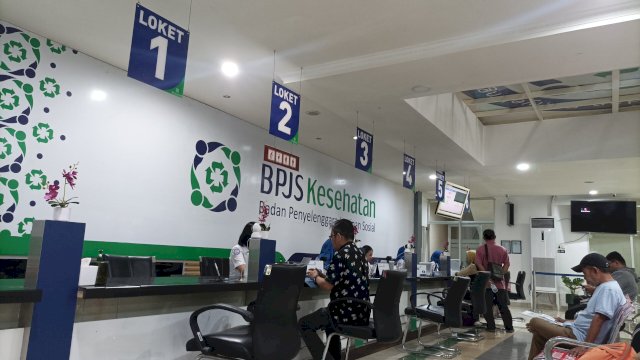 Pelayanan di kantor BPJS Kesehatan Makassar. (HN/Andi Rasikah Agasya Yuri)