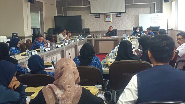 Komisi E DPRD Sulawesi Selatan menggelar Rapat Dengar Pendapat (RDP) untuk membahas dua isu penting, Senin (17/2/2025) Foto: HN/Sinta.