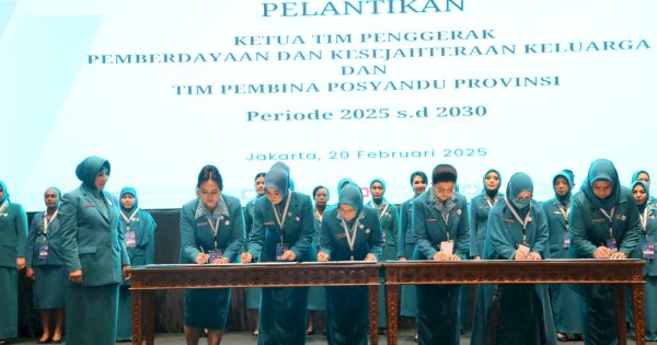 Naoemi Resmi Jadi Ketua PKK dan Ketua Tim Pembina Posyandu Sulsel