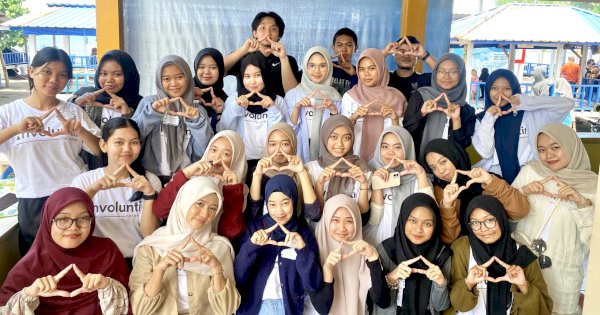 Involuntir Makassar Ajak Relawan Bersihkan Pantai dan Daur Ulang Sampah Plastik