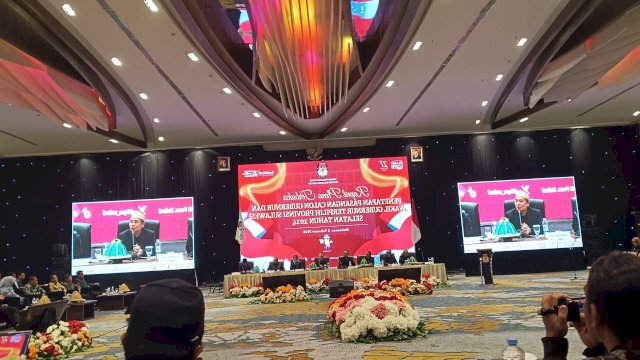 Suasana rapat pleno terbuka untuk menetapkan pasangan Gubernur dan Wakil Gubernur Sulsel Terpilih Andi Sudirman Sulaiman - Fatmawati Rusdi di Hotel Claro, Makassar, pada Rabu (5/2/2025).