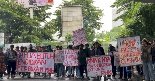 Ratusan Mahasiswa Gelar Aksi Tuntut Efisiensi Anggaran Kesehatan dan Pendidikan