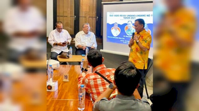 Diskusi FGD tentang revisi UU Kejaksaan di Café Muda Mudi, Makassar, menghadirkan ahli hukum dan akademisi ||handover 