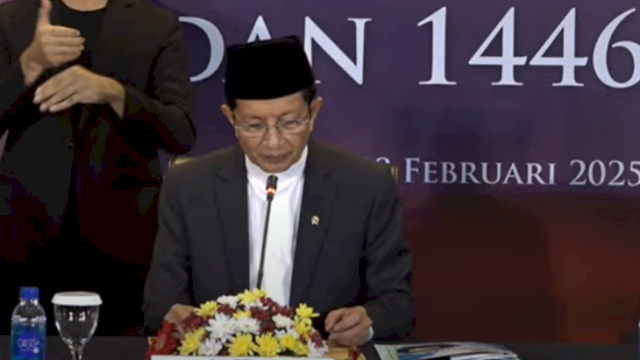 Menteri Agama RI Nasaruddin Umar saat membacakan hasil sidang Isbat 1446 H. Foto: tangkapan layar youtube Kemenag