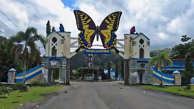 Gerbang Kawasan Wisata Bantimurung. Foto: HN/Chika