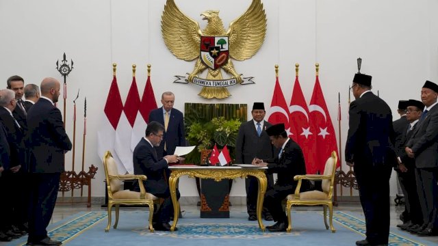 Indonesia-Turki Resmi Teken MoU disaksikan oleh Subianto dan Recep Tayyeb Erdogan di Instana Kepresidenan RI. Kamis (13/2/2025). Foto: ist