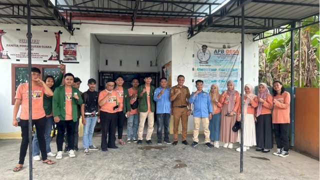 Foto bersama aparat Desa Soreang Takalar bersama mahasiswa dan dosen dari Universitas Sawerigading Makassar. Foto: dok
