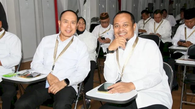 Gubernur Sulsel Andi Sudirman Sulaiman (kanan) dan Gubernur Sultra Andi Sumangerukka (kiri) saat mengikuti Retret Kepala Daerah di Markas Akmil, Magelang. Jateng. Foto: IG @andisudirman.sulaiman