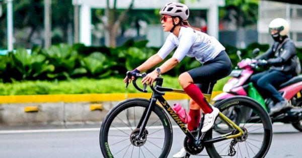 Meutya Hafid Gowes ke Kantor, Ajak ASN Terapkan Pola Hidup Aktif