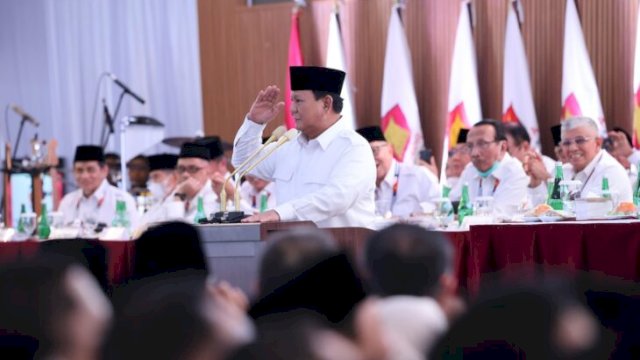 Prabowo Subianto saat memberikan pidato dalam Kongres Luar Biasa (KLB) Gerindra di Hambalang, Bogor, Jawa Barat, setelah resmi kembali ditetapkan sebagai Ketua Umum Gerindra periode 2025-2030. ||instagram@prabowo