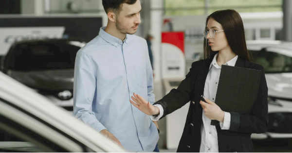 Perbandingan Antara Jual Mobil Bekas ke Dealer, Platform Online, atau Langsung ke Pembeli Menurut jualmobilmu.id