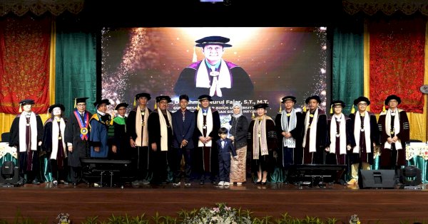 BINUS UNIVERSITY Kukuhkan Guru Besar Bidang Pengembangan Sistem Informasi: Bukti Komitmen BINUS Mendukung Riset dan Inovasi di Era Digital