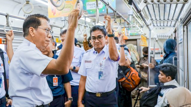 Dirut KAI Tinjau Pelaksanaan Layanan Kartu Disabilitas di Stasiun Manggarai
