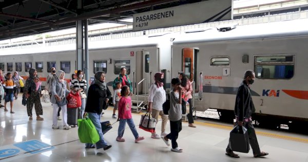KAI Buka Pemesanan KA Tambahan, Kapasitas Meningkat 538.280 Tempat Duduk Selama Angkutan Lebaran 2025