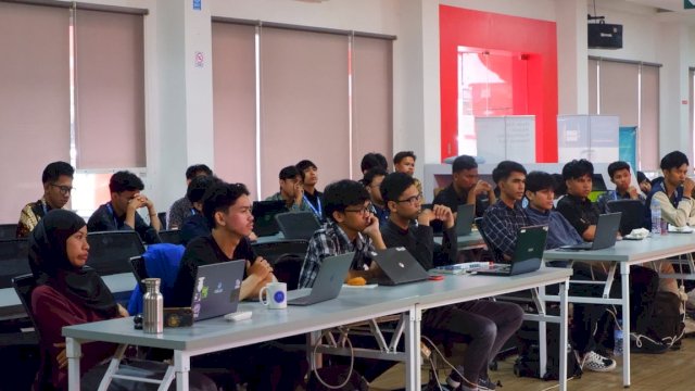 Indigo dan Komunitas Google Developer Kampus Universitas Negeri Makasar  Perkuat Skill UI Developer Lewat Workshop