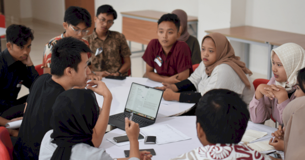 Hadapi Potensi Hilangnya 80 Juta Pekerjaan oleh AI, MAXY Academy Buka Pelatihan Karir Digital Batch 17