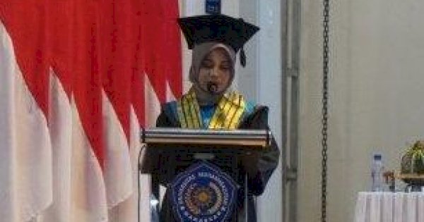 Sari’ul Fahmiati Taklukkan Tantangan Akademik, Jadi Wisudawan Terbaik Unismuh Makassar