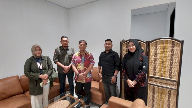 Silaturahmi dan sinergi Harian.News dengan Diskop UKM Makassar perkuat UMKM," Kamis (13/3). 
