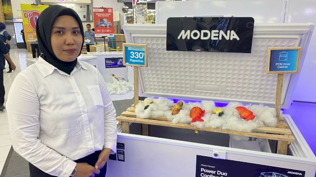 MODENA kembali menghadirkan inovasi terbarunya dengan meluncurkan dua produk unggulan, Chest Freezer MD 0910 TCWH dan MD 1300 TCWH. Foto (Gita/HN)