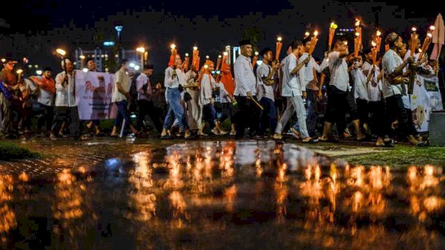 Pawai obor keliling menyambut idulfitri di Makassar pada 2024. Foto: HN/Sinta