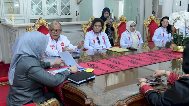 Ilham Arief Sirajuddin (IAS) dan pengurus menemui Wakil Gubernur Sulsel, Fatmawati Rusdi. Ist