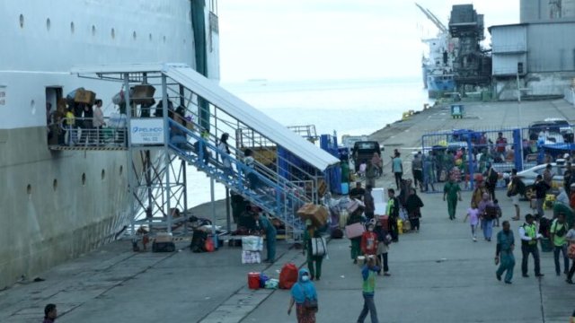 Suasana kepadatan di Pelabuhan Ambon jelang Lebaran, dengan kapal siap berangkat ||doc_pelindoregionaliv