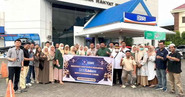 Tebar Berkah Ramadan, Brilinkers BO BRI Sungguminasa Gowa Bagi-bagi Takjil