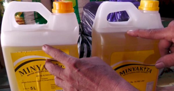 Tak Perlu Khawatir, Minyak Goreng Bulog Lebih dari Neto dan Murah