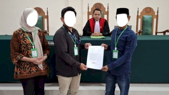 Hakim PN Sinjai memimpin sidang mediasi antara BRI Unit Lappa dan nasabah Baharuddin, yang akhirnya mencapai kesepakatan damai pada 18 Maret 2025 ||handover 