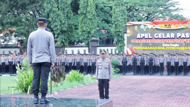 Wakapolda Sulsel Brigjen Nasri saat memimpin Apel Gelar Pasukan di Mapolda Sulsel, Foto: Dok Humas Polda.