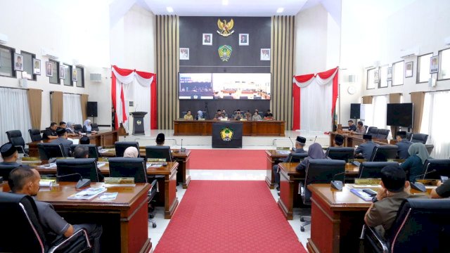 Husniah Talenrang Sampaikan LKPJ 2024, Ajak DPRD Bersinergi dalam 100 Hari Kerja