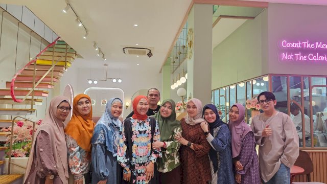 Prominens 98 FK UMI Gelar Bukber, Penyuluhan Kesehatan dan Santuni Anak Penderita Kanker