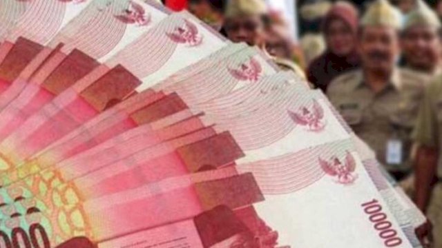 Ilustrasi THR & Gaji ke-13 cair ||doc_smartid