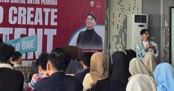 Konten Kreator Rian Fahardhi Beri Edukasi Bersosmed Bagi Anak Muda Makassar
