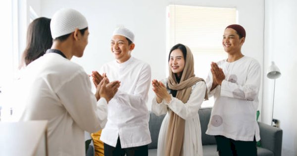 Sering Didengar di Hari Idulfitri, Apa Balasan Jawaban Taqabbalallahu Minna wa Minkum?