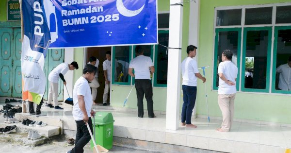 Sobat Aksi Ramadan, PT Pupuk Indonesia Bersih-bersih Ponpes di Demak