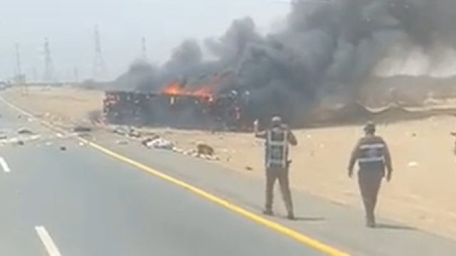 Sebuah bus yang membawa jamaah umrah asal Indonesia mengalami kecelakaan di Wadi Qudaid, Arab Saudi. Insiden ini mengakibatkan enam WNI meninggal dunia ||doc_grok@X